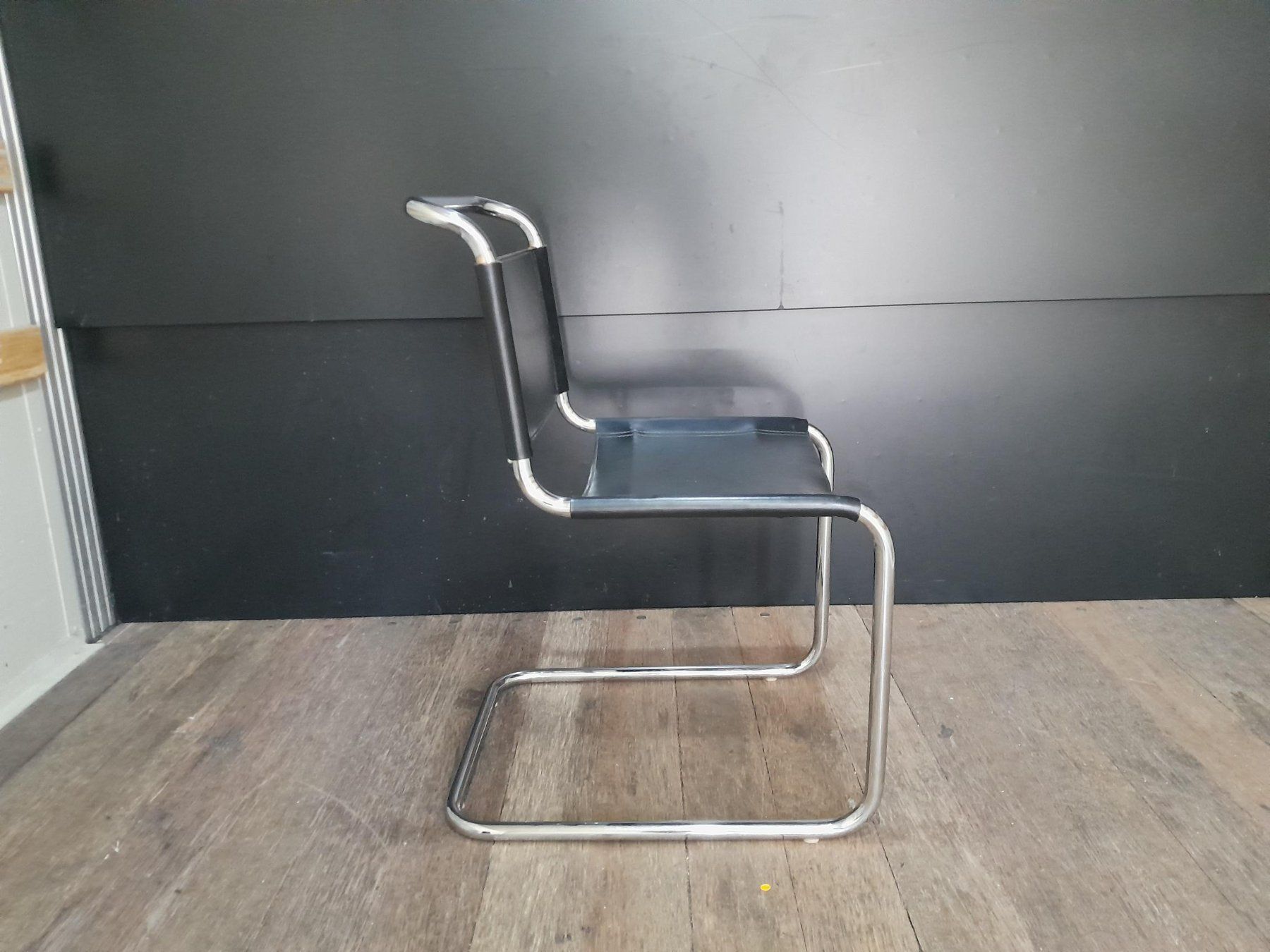 Chaises: Vintage Leder Freischwinger – D'occasion à Männedorf par Bel-view 3