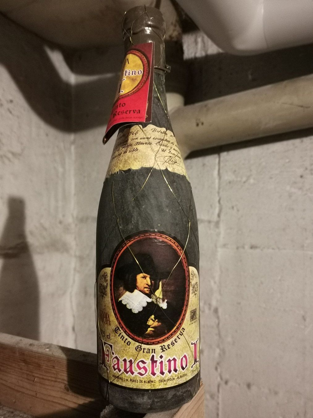 Rioja Vino: Faustino I 1966 in Geschenkpackung – Nuovo (secondo la descrizione) da Winterthur venduto da Benz420