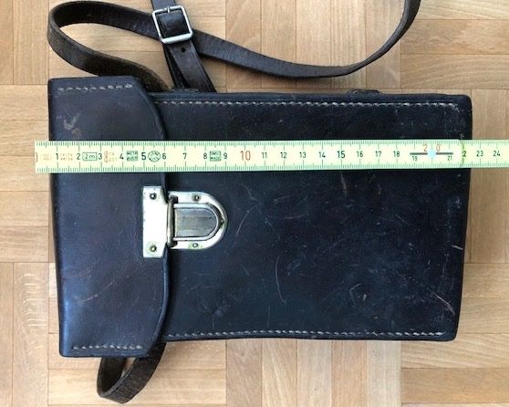 Schweizer Armee Borse: Militärisch Ledertasche mit Ledertragband – Usato da Steinmaur venduto da Hummer77 1