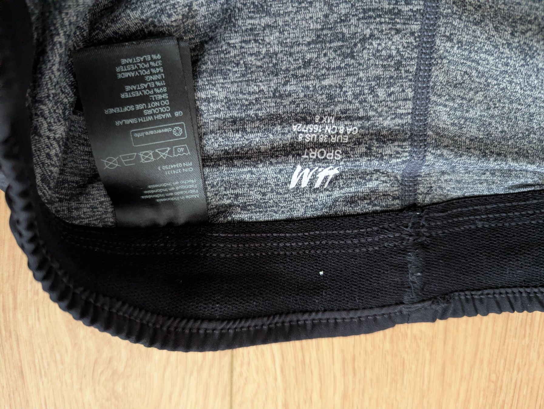 H&M Pantaloni: Kurze Sporthose von H&M Grösse 38 – Usato da Männedorf venduto da gooddeal123 2