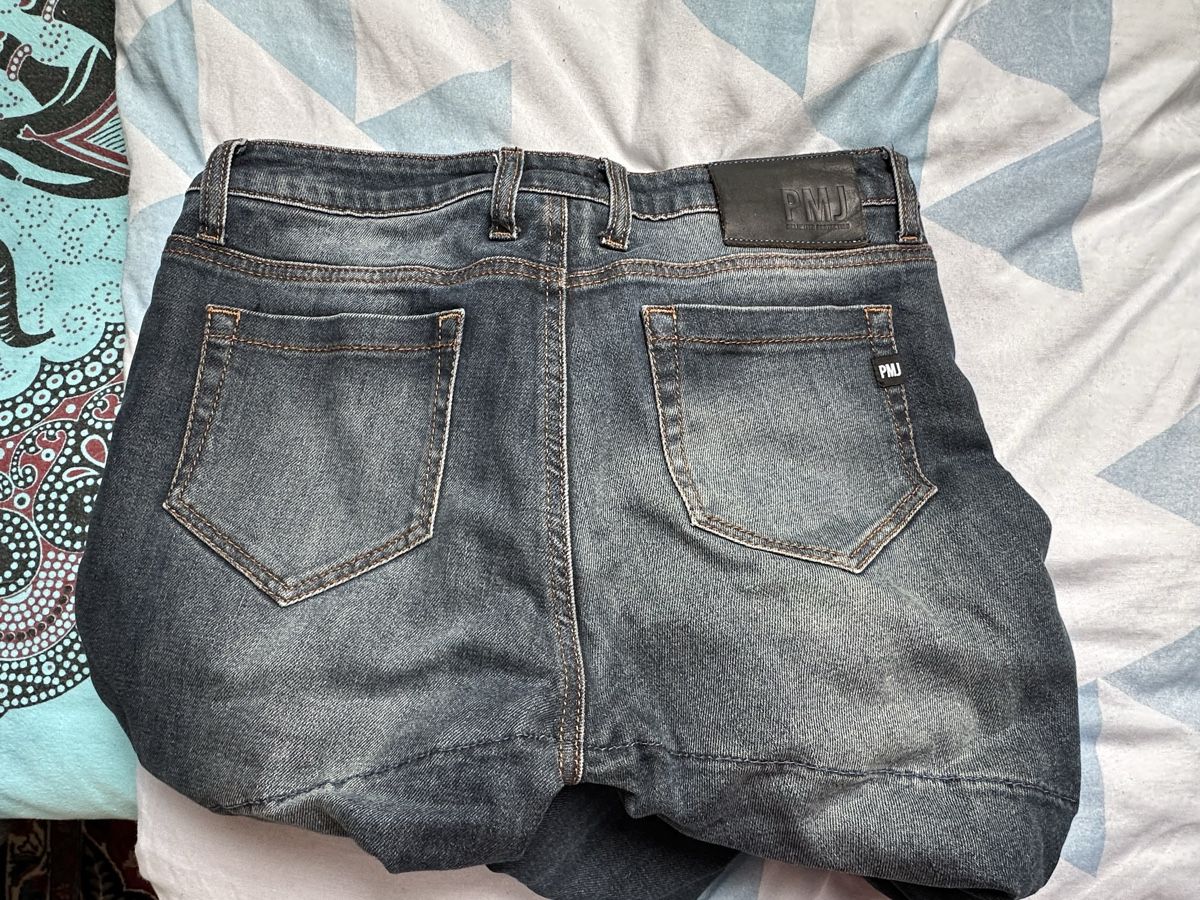 Jeans: Motorrad Jeans mit Protektoren  – D'occasion à Wolfhausen par Foto-Brocki 2