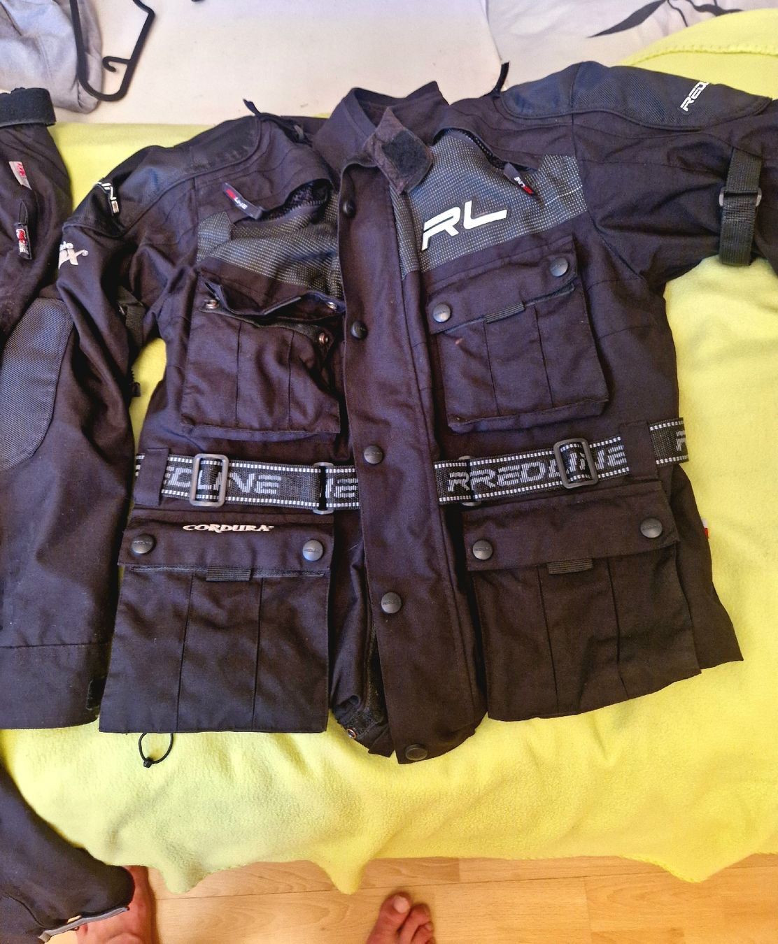Costumes: Motorradjacke. – D'occasion à Suhr par Jarek.b1971