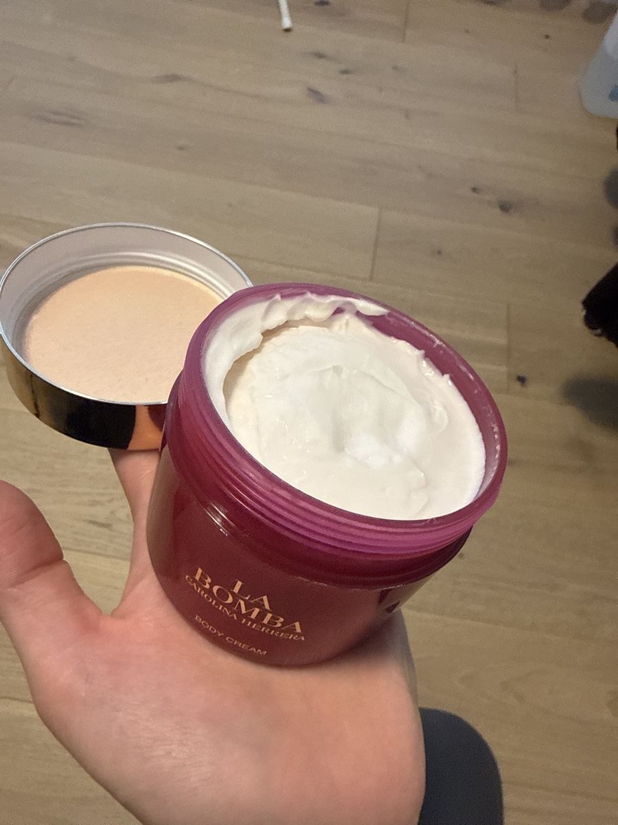 Idratazione: Carolina Herrera Body Creme – Nuovo (secondo la descrizione) da Untersiggenthal venduto da zej_s2dw 1