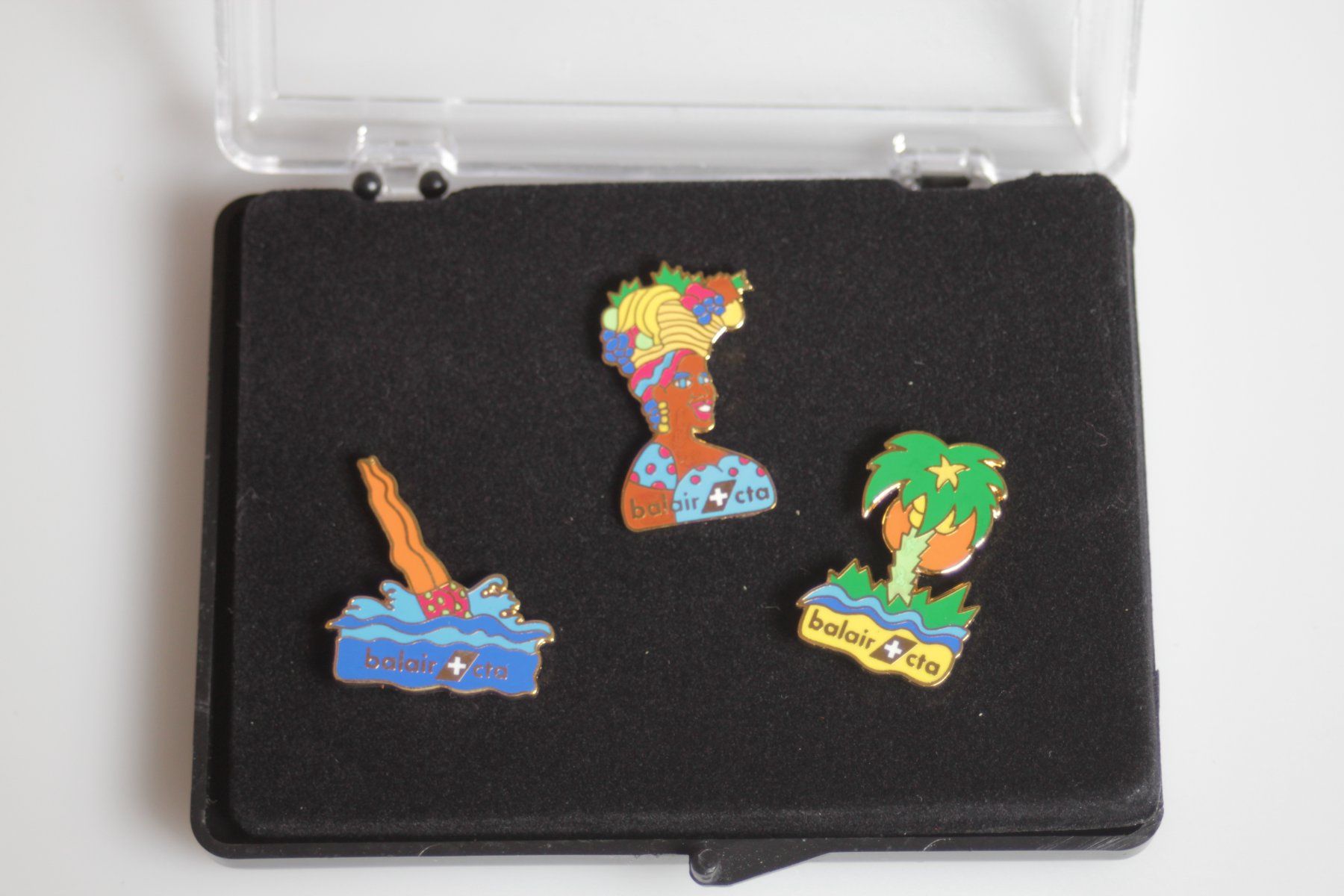 Placchette & Badge: Balair CTA Vintage Pin Set Karibik – Usato da Basel venduto da IRMAundFRED