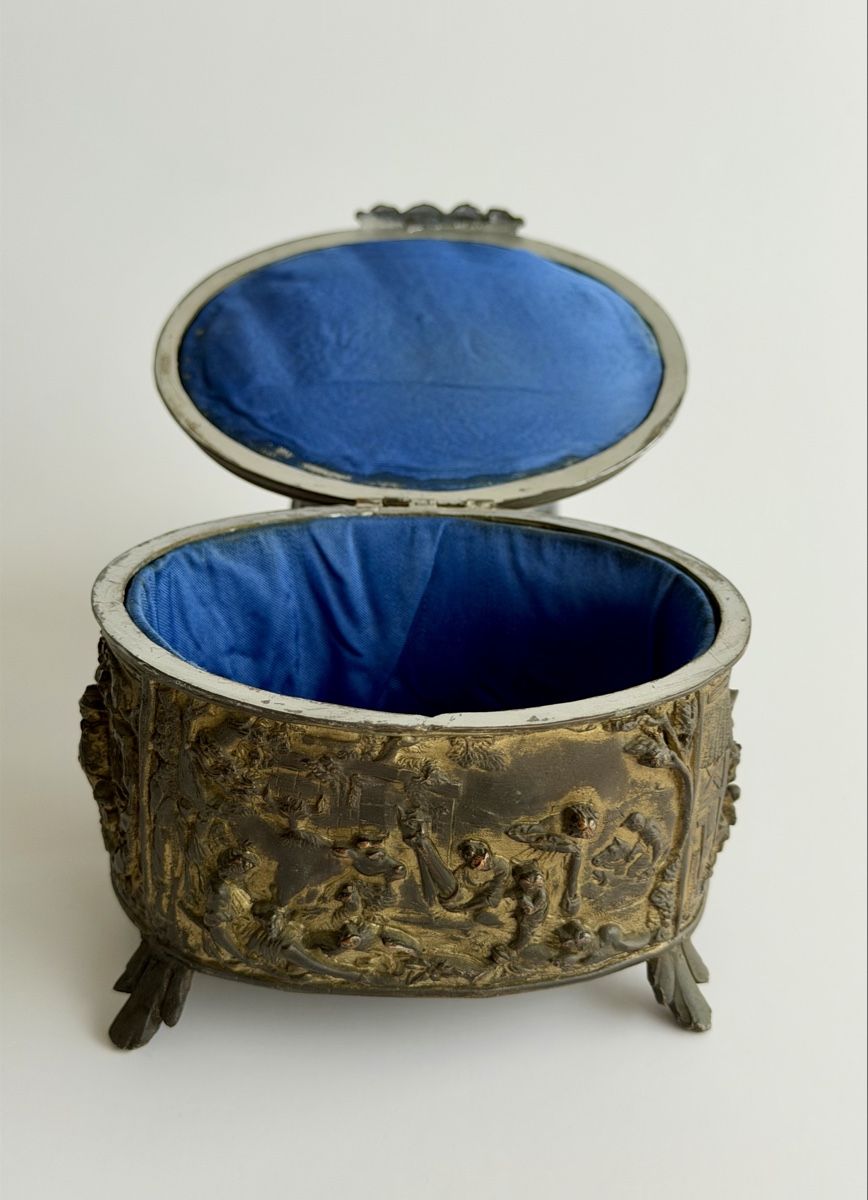 Barattoli: Boîte à bijoux en bronze décorée, antique. – Usato da Genève venduto da mar_nd6c 4