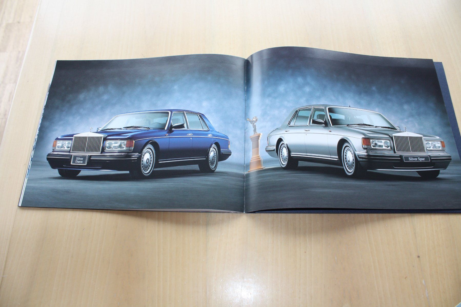 Rolls-Royce Documenti: Rolls-Royce Silver Spur/Silver Down Prospekt 90er Jahre FR – Usato da Wikon venduto da erwin400 7