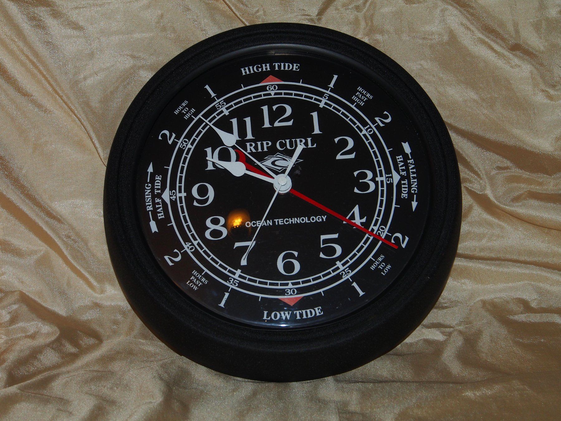 Stand- & Wanduhren: horloge marée Rip Curl – Gebraucht aus Ovronnaz von Etagne68
