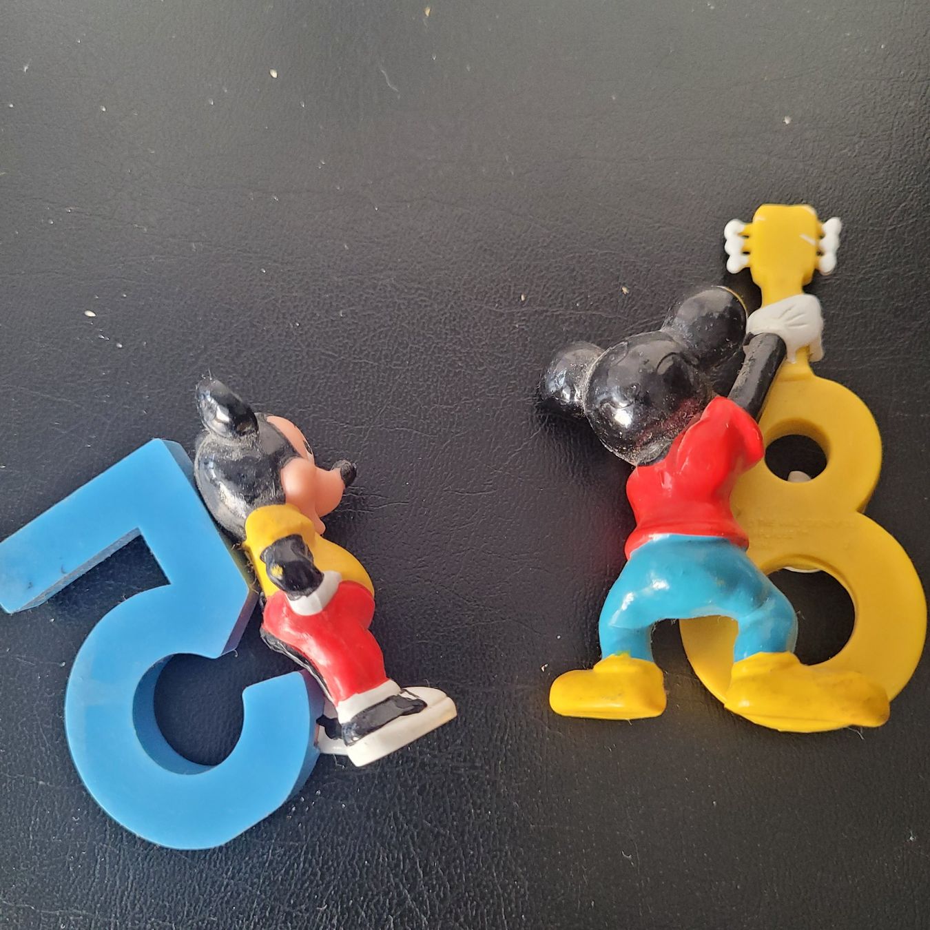 Disney Figuren: Mickey 5 und 8 – Gebraucht aus Winterthur von Schnufel0 1