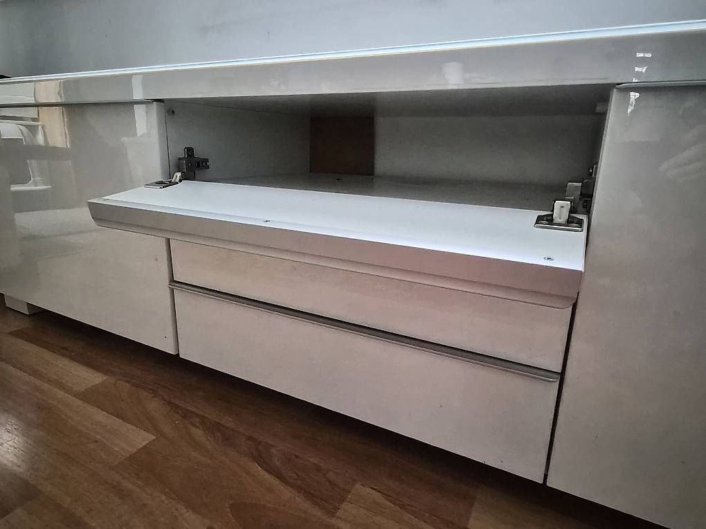 Ikea Meubles TV: IKEA TV Schrank – D'occasion à Rheineck par ilucio 1