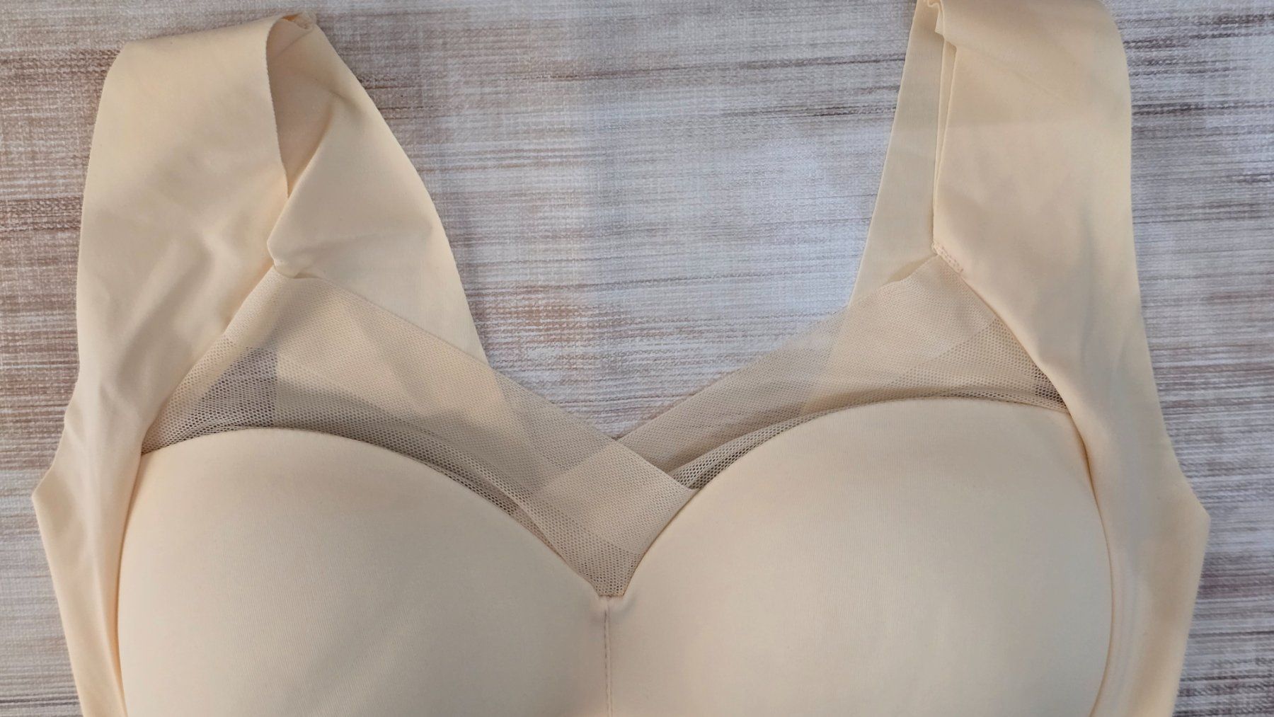 Sonstige Unterwäsche: 💖​ Bequemer BH / Top - M - Beige – Neu (gemäss Beschreibung) aus Thalwil von VitaMini 2