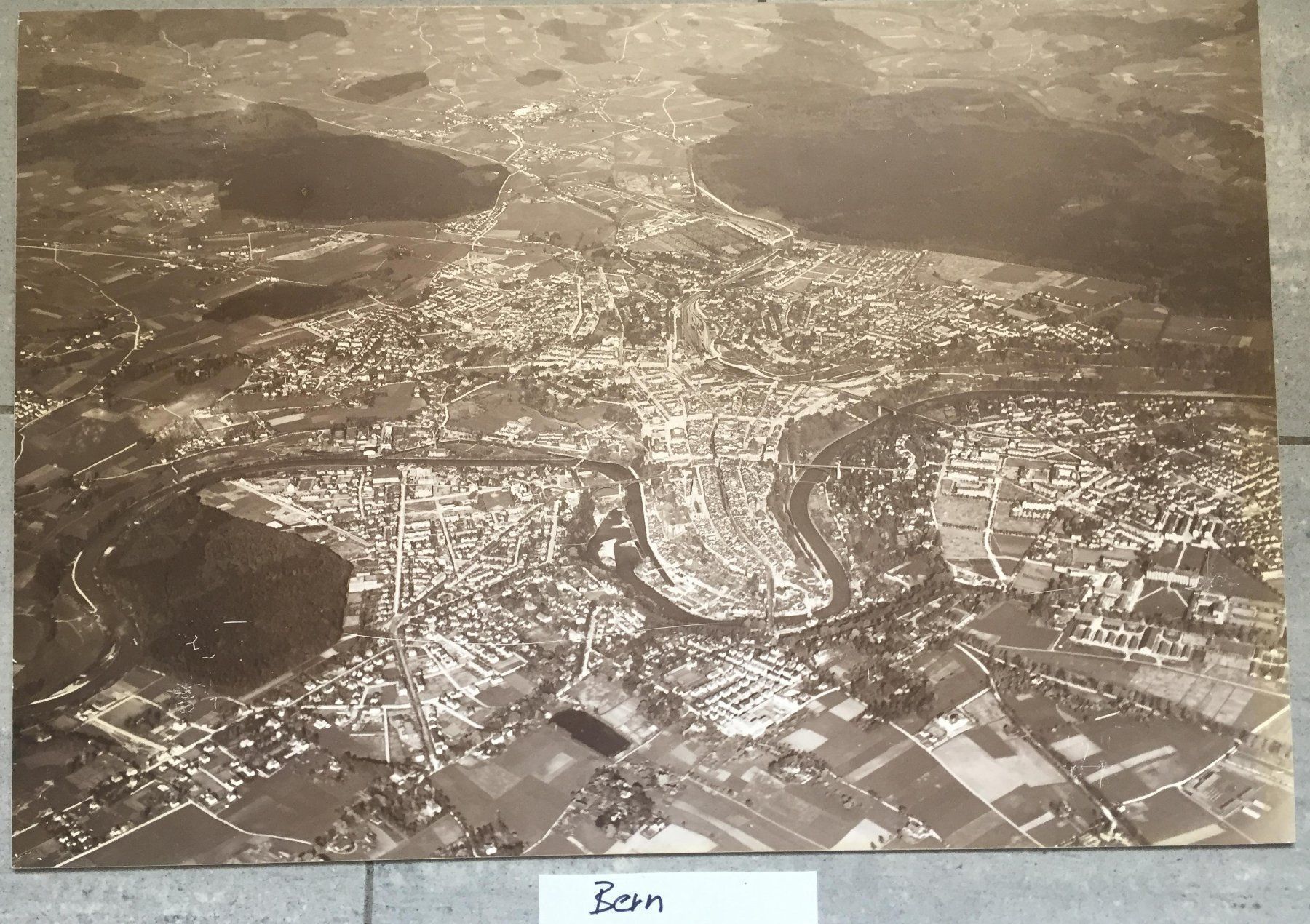 Foto & Immagini: Bern Mittelholzer Fliegeraufnahme! – Usato da Bichelsee venduto da Gloeckner