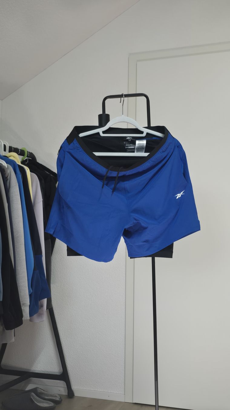 Reebok Pantaloni: Reebok 2in1 Shorts – Nuovo (secondo la descrizione) da Rothrist venduto da adniramadani21