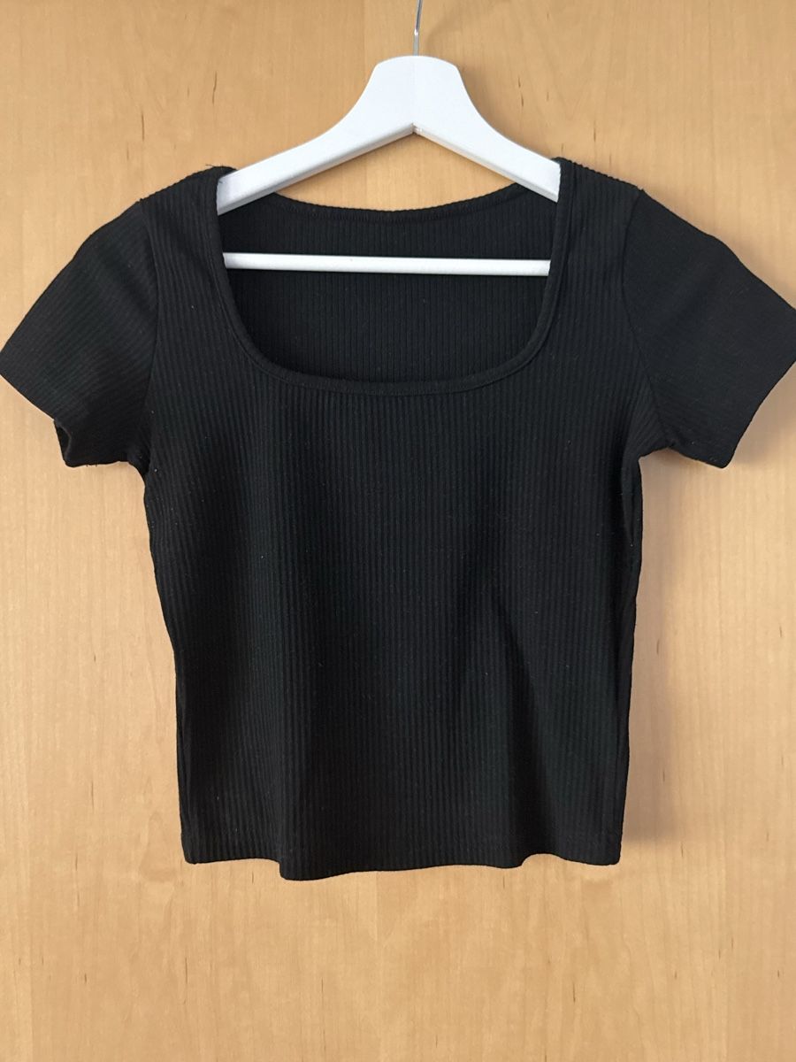 T-shirts: Tshirt Damen – D'occasion à Wilen (Sarnen) par aninaschwab
