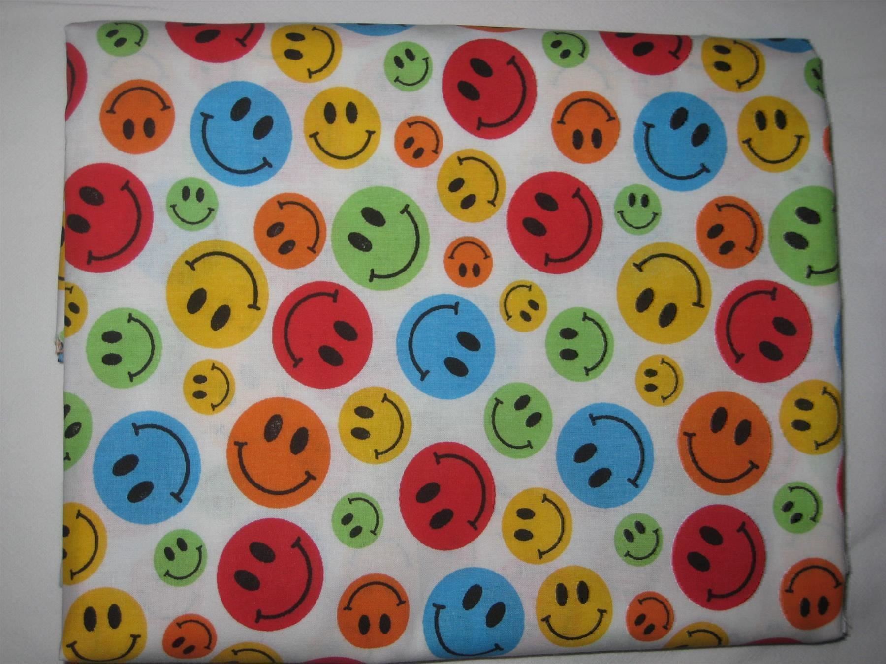 Tessuti: Baumwollstoff weiss mit bunten Smileys – Nuovo (secondo la descrizione) da Füllinsdorf venduto da Schlupp
