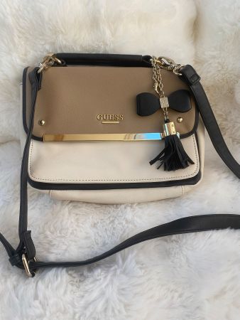Guess Tasche NEU (ungetragen)