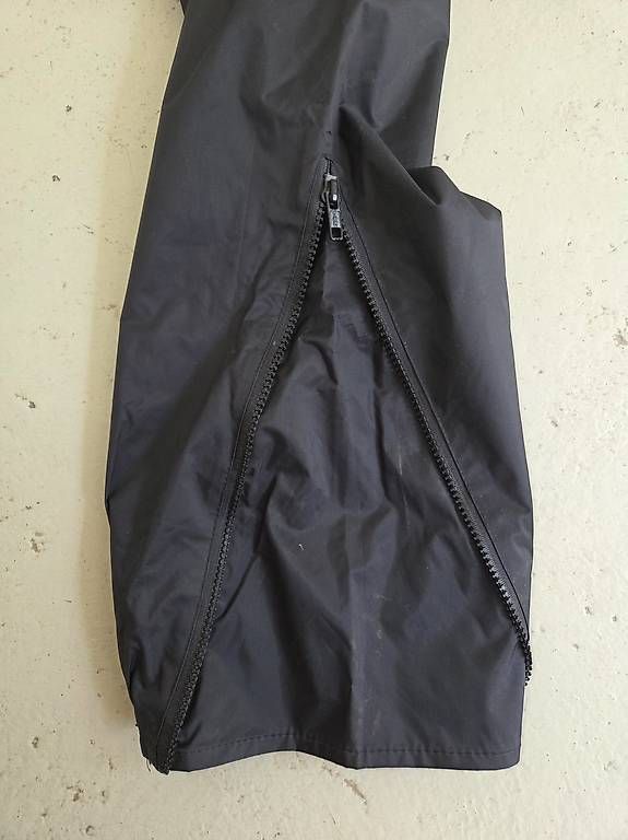 Pantaloni: Regenhose mit verschweissten Nähten – Usato da Ettingen venduto da EnnieRocks 1
