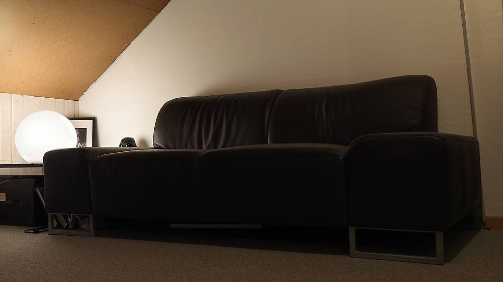 Sofas: Dunkles Ledersofa – D'occasion à Schwerzenbach par Bananacat 1