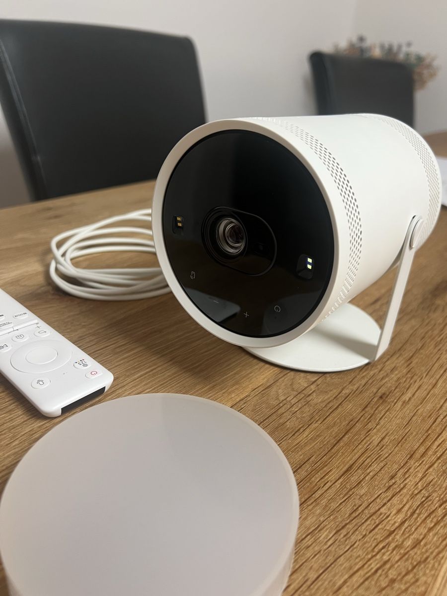 Samsung Videoprojektoren: Samsung Freestyle 2nd Gen – Neu (gemäss Beschreibung) aus horgen von NaMu1 1