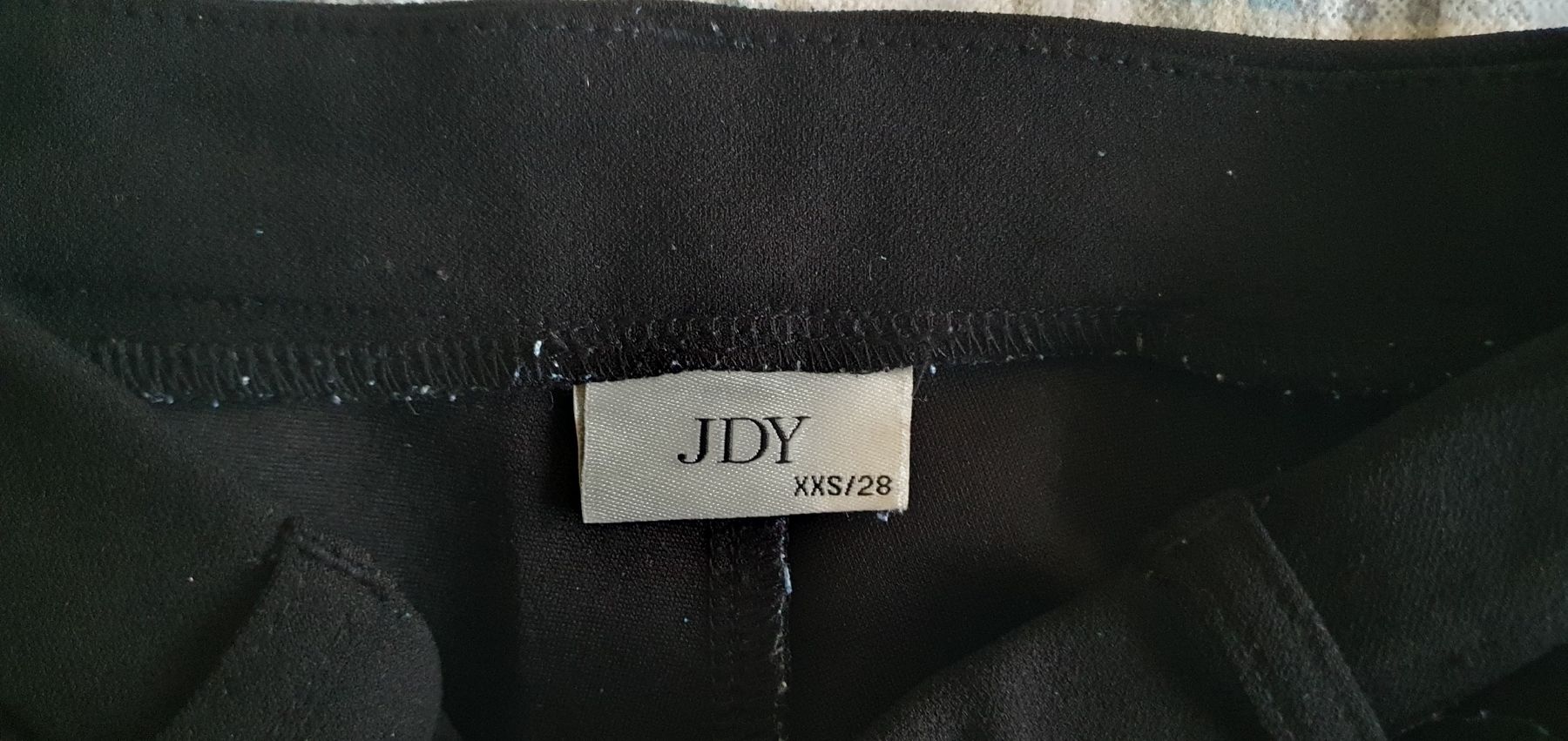 Pantaloni: 2x Schwarze Hose, Gr. 34/XXS – Usato da Bern venduto da fede736 1