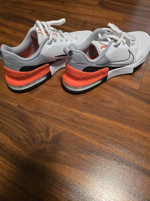 Chaussures hommes: Nike Air Max grösse 45 – D'occasion à Flums par bue_6bjt 2