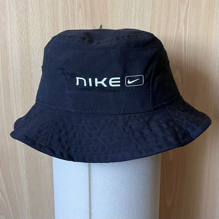 Bob Nike noir pour femme taille S