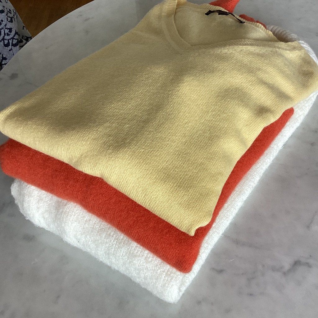 Maglioni & Felpe: 3 PULLOVER (1 Kashmir Rollkragen orange, 1 Kashmir gelb) – Nuovo (secondo la descrizione) da Nänikon venduto da rmw24