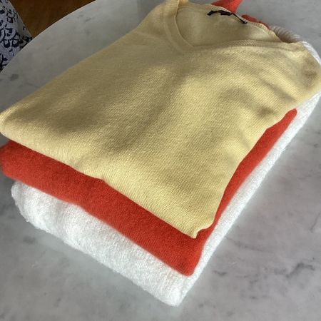 3 PULLOVER (1 Kashmir Rollkragen orange, 1 Kashmir gelb)
