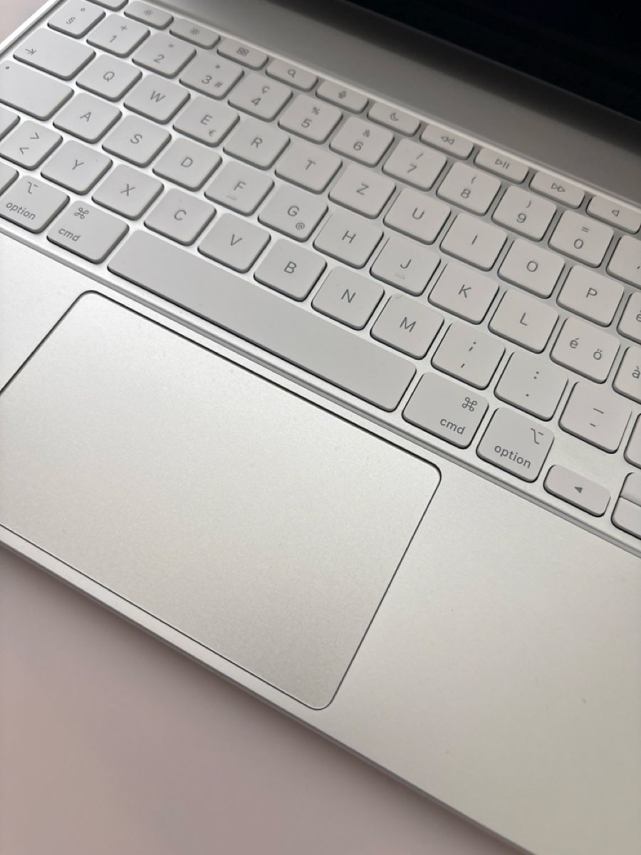 Apple Tablettes PC: iPad Pro 13 - 2024 Wi-Fi + Cellular – Neuf (Voir description) à Gempen par Macean79 1