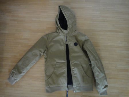 DC Jacke neue Übergangsjacke Kapuze Grösse 12 Jahre top