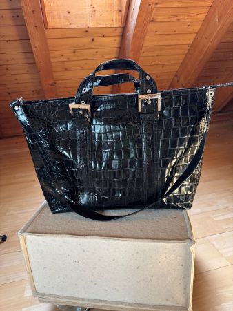 Schwarze Lederhandtasche von Mila Schön
