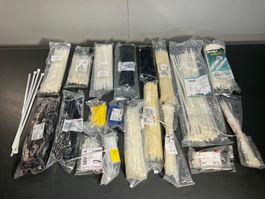gr. Posten mit div. Kabelbindern gross u. klein ab 1.-