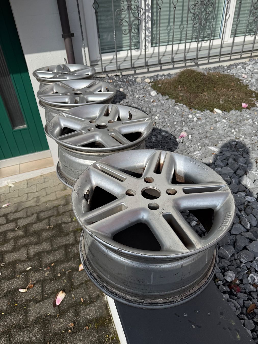 Ford Cerchioni: 4x MOMO ARROW Felgen – Usato da Wallbach venduto da luechma