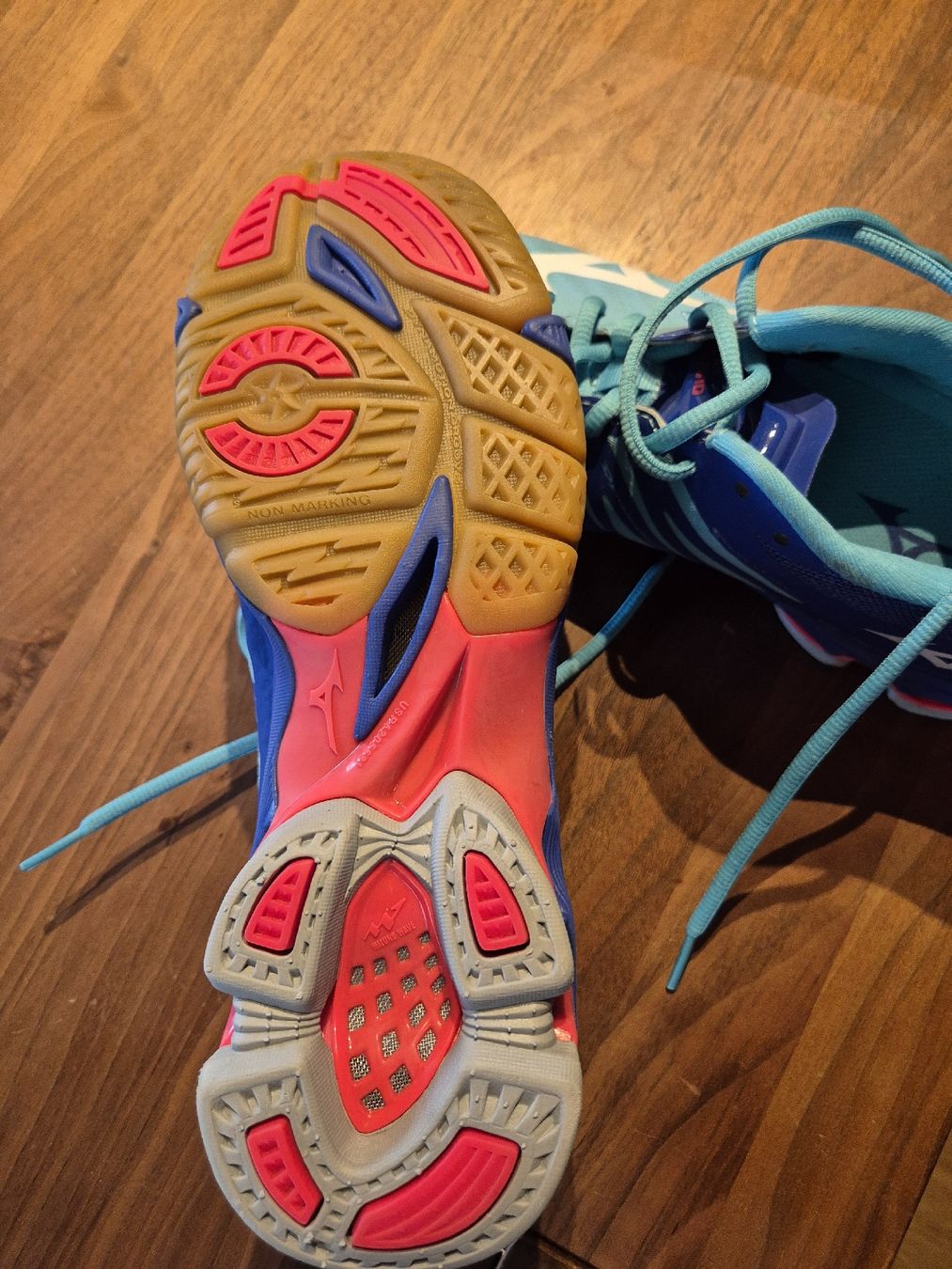 Mizuno Chaussures femmes: Mizuno Damen Hallenschuhe – D'occasion à Rüti ZH par galline72 1