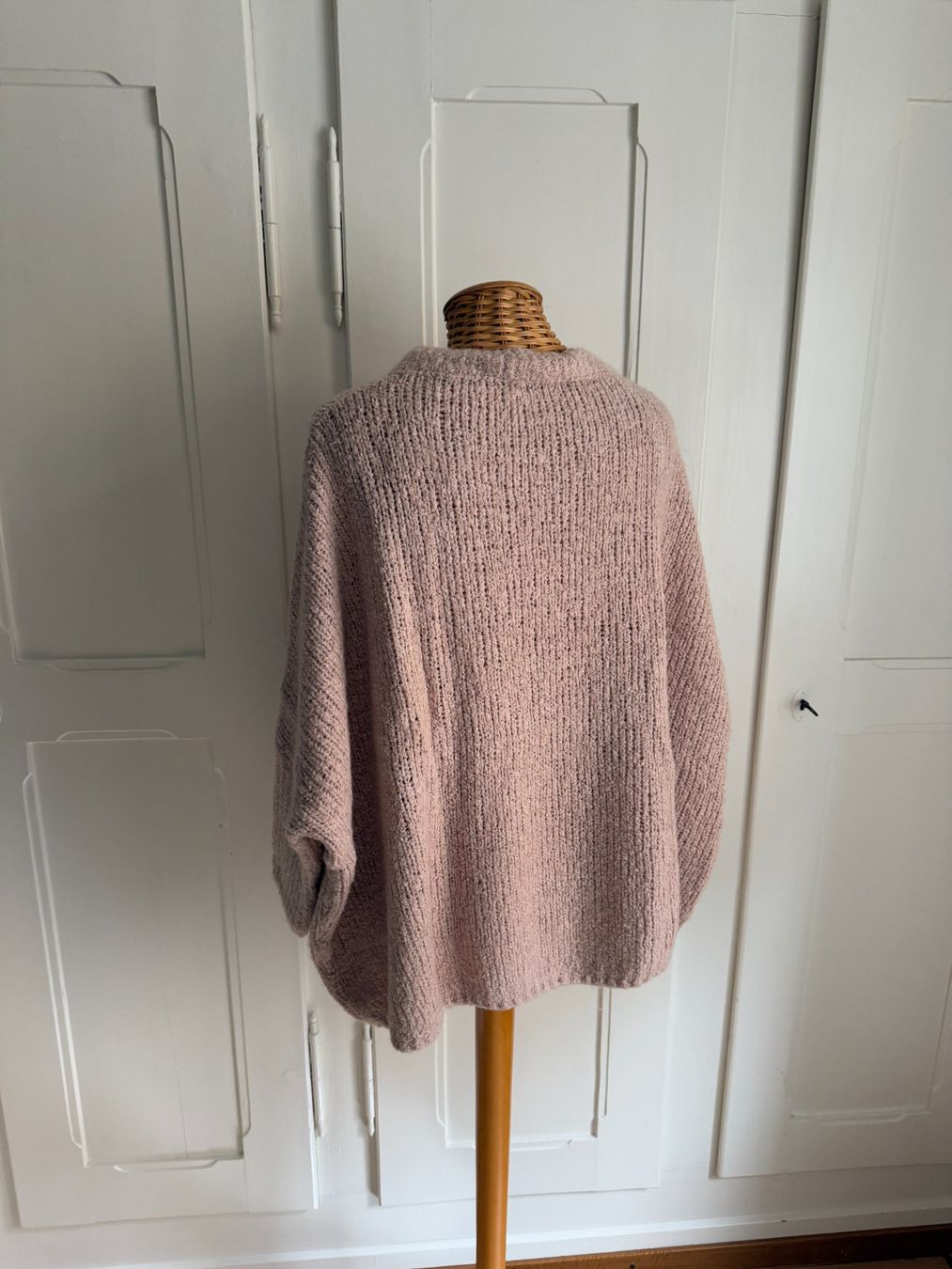 Pullover & Sweatshirts: AROMA - Strickpullover beige-rosé oversized XL – Gebraucht aus Zürich von Diazaio 2