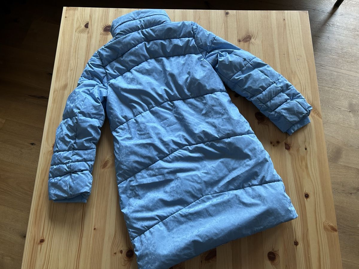 Guess Giacche & Cappotti: Guess Wintermantel Mädchen, Gr. 140, Hellblau – Usato da Summaprada venduto da dom_0815 4