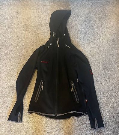 Mammut Softshelljacke Grösse S  CHF 30