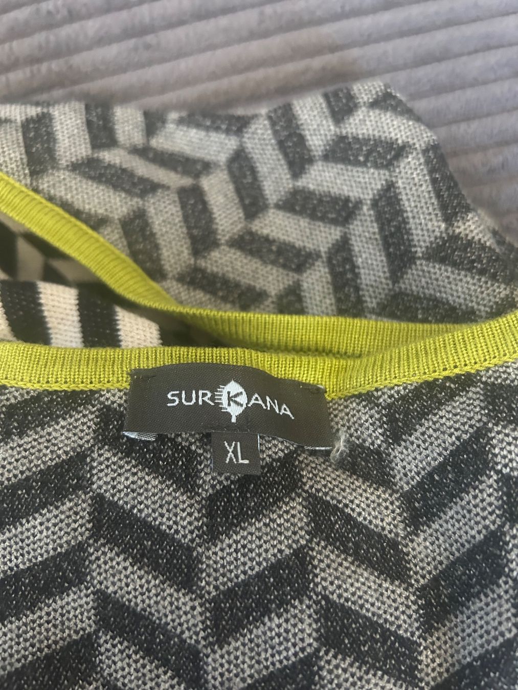 Kleider: Surkana robe – Gebraucht aus Val-d'Illiez von Dombou 3