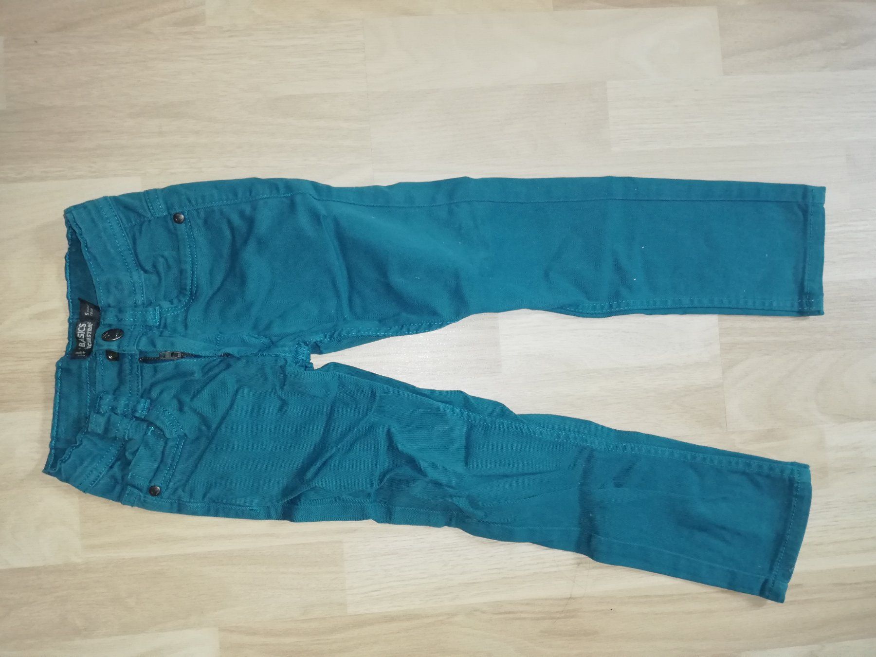 Lotti & Set di vestiti: Lot pulls, t-shits, jeans, (110) – Usato da Biel/Bienne venduto da Sikosi 1