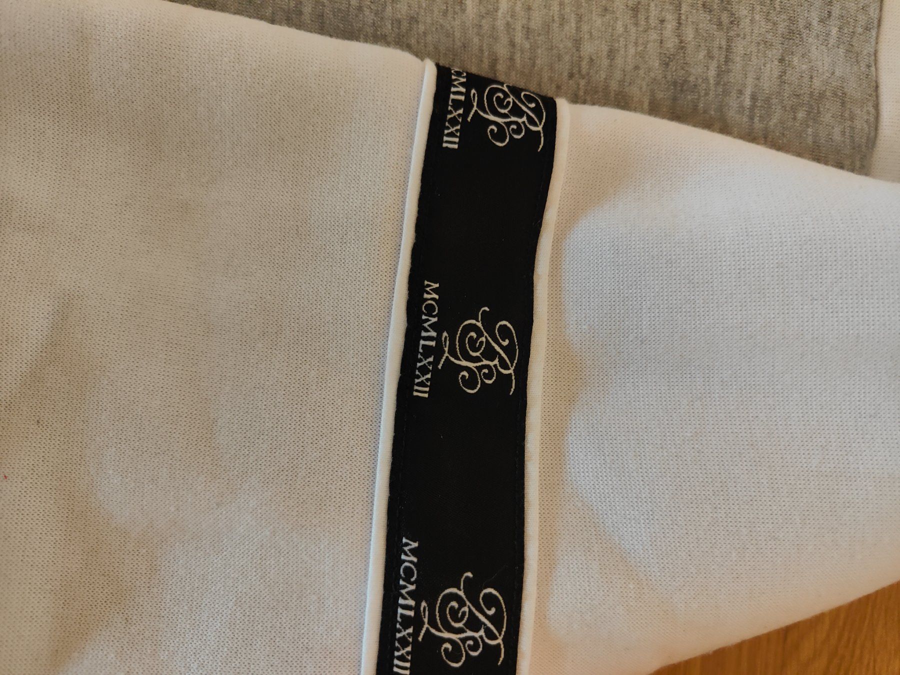 Maglioni & Felpe: Hoodie Kapuzenpullover  schön flauschig Grösse M – Usato da Davos Platz venduto da jon_2b56 2