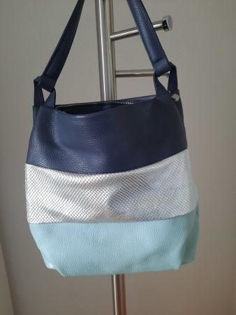 Mehrfarbige Ledertasche