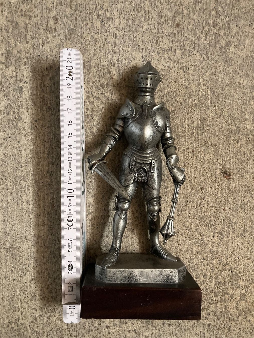 Statuette: Ritterfigur – Usato da Seuzach venduto da foifer 3