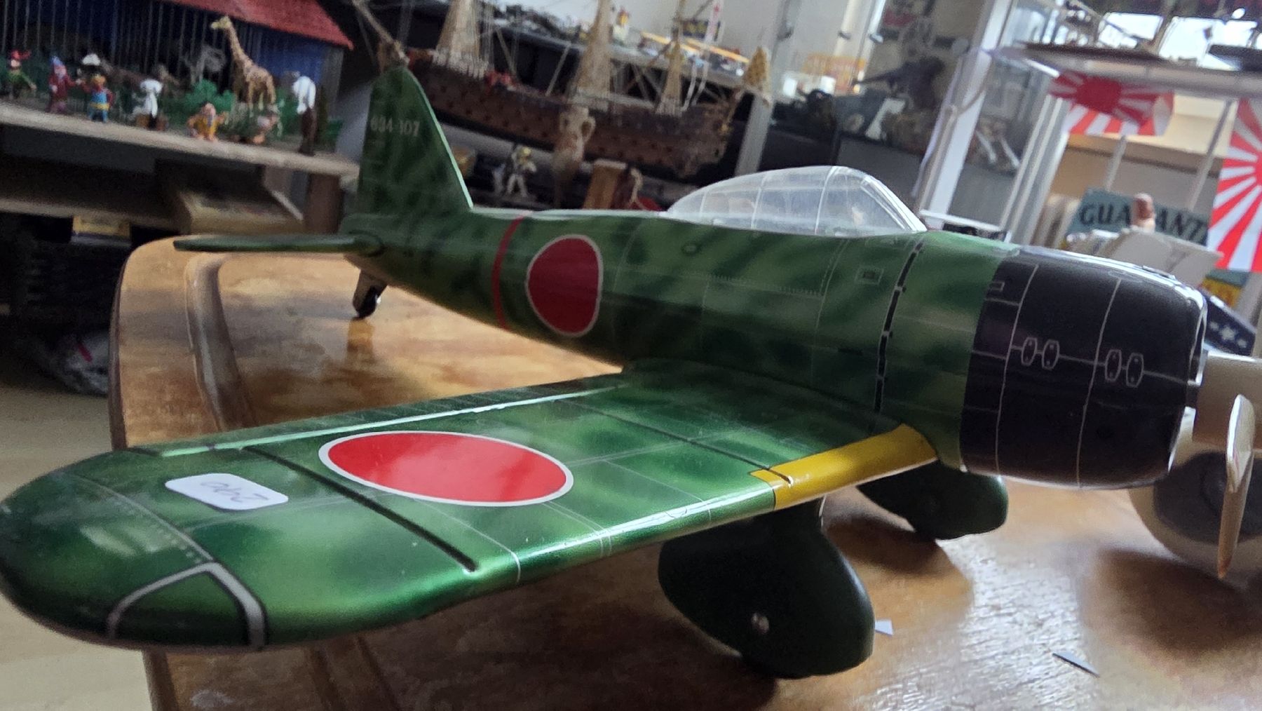 Modellbausätze & Standmodelle: Mitsubishi Zero Modell,   Blech. – Gebraucht aus Ettingen von 1964erNachtzugfahrer 6