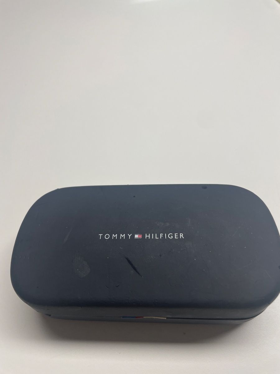 Tommy Hilfiger Brillen & Gläser: Tommy Hilfiger Sonnenbrille schwarz – Gebraucht aus Steinhausen von Marmottarosa 4