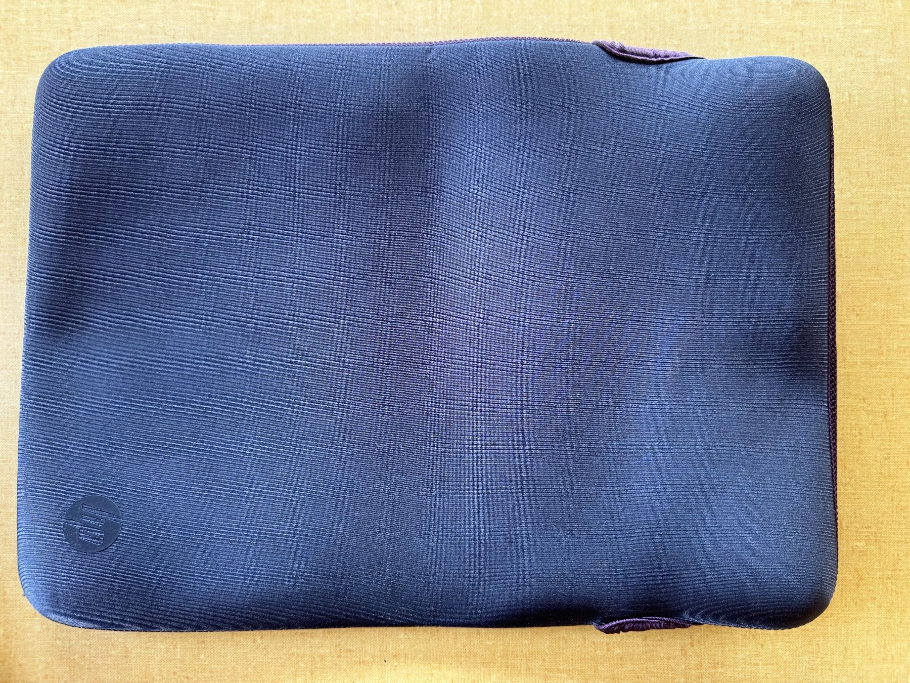 Hewlett Packard Covers & Taschen: HP Notebook Neopren-Hülle (violett/anthrazit) – Neu und originalverpackt aus Ligerz von dohirschi