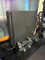 PlayStation 4 Slim + 2 Controller 