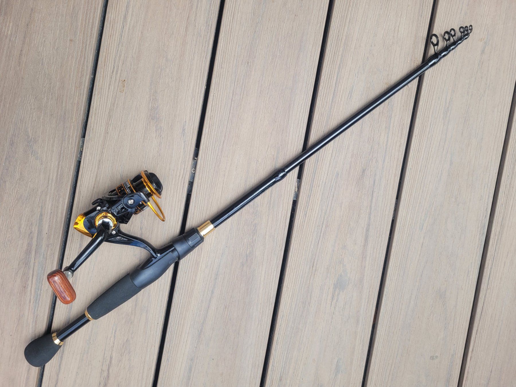 Canne da pesca: Gute Angelrute, Spinnrute, inkl Rolle 210cm – Nuovo e nell'imballaggio originale da Herzogenbuchsee venduto da Melissa110