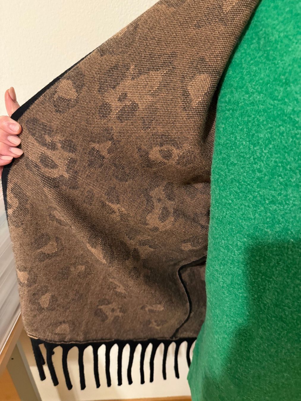 Altro in Moda donna: Leoparden Poncho mit Fransen, Onesize – Usato da Dübendorf venduto da Platino1 2