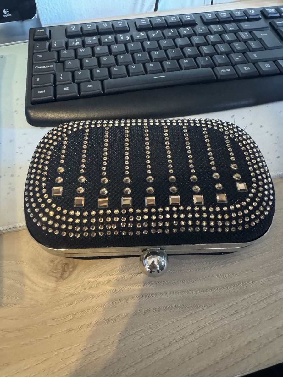 Borse da donna: Pochette nera strass, elegante e spaziosa! – Nuovo (secondo la descrizione) da Viganello venduto da BlackPanda0003