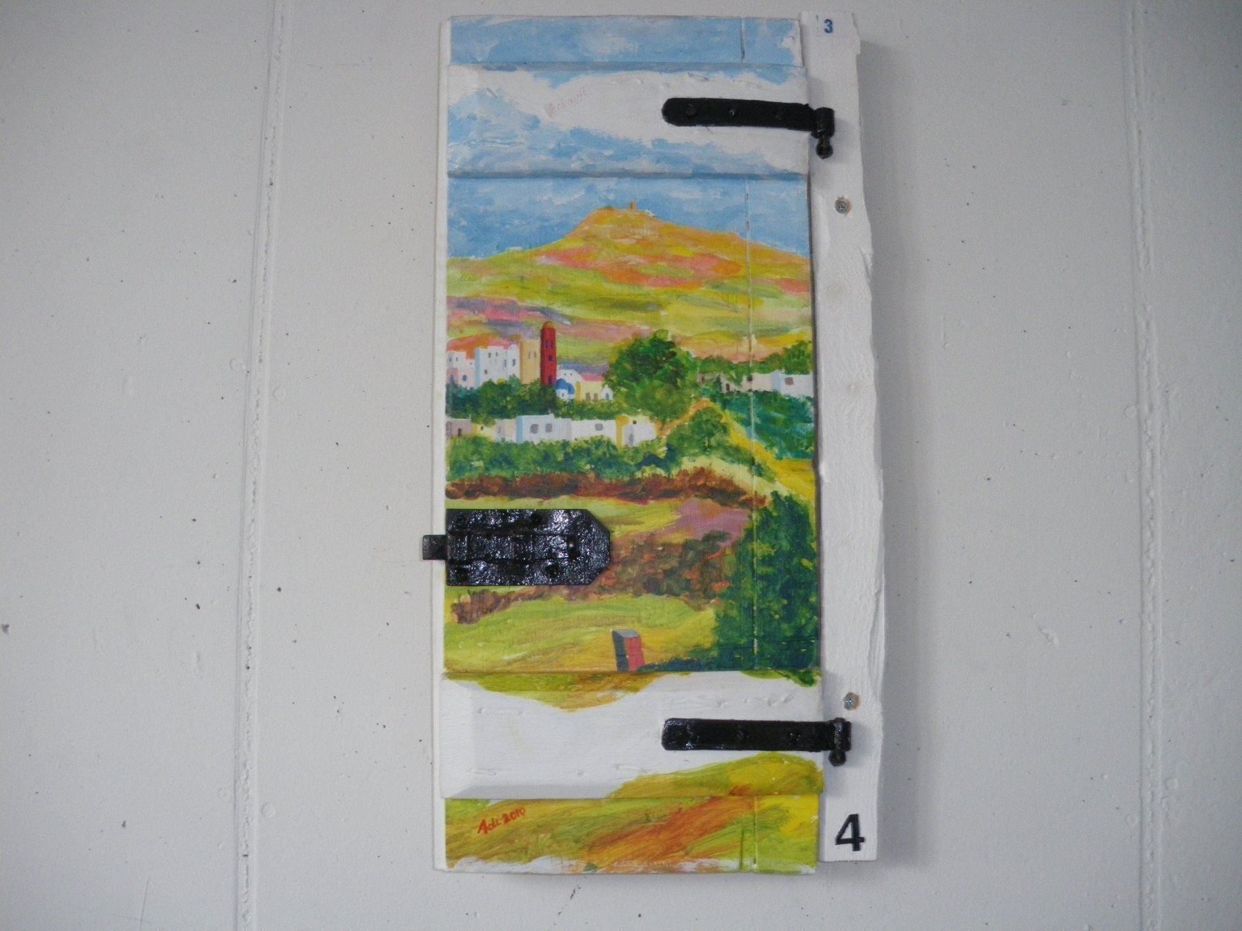 Fenster: Bild auf altem Holzfensterladen – Gebraucht aus Ebmatingen von top-zuerich