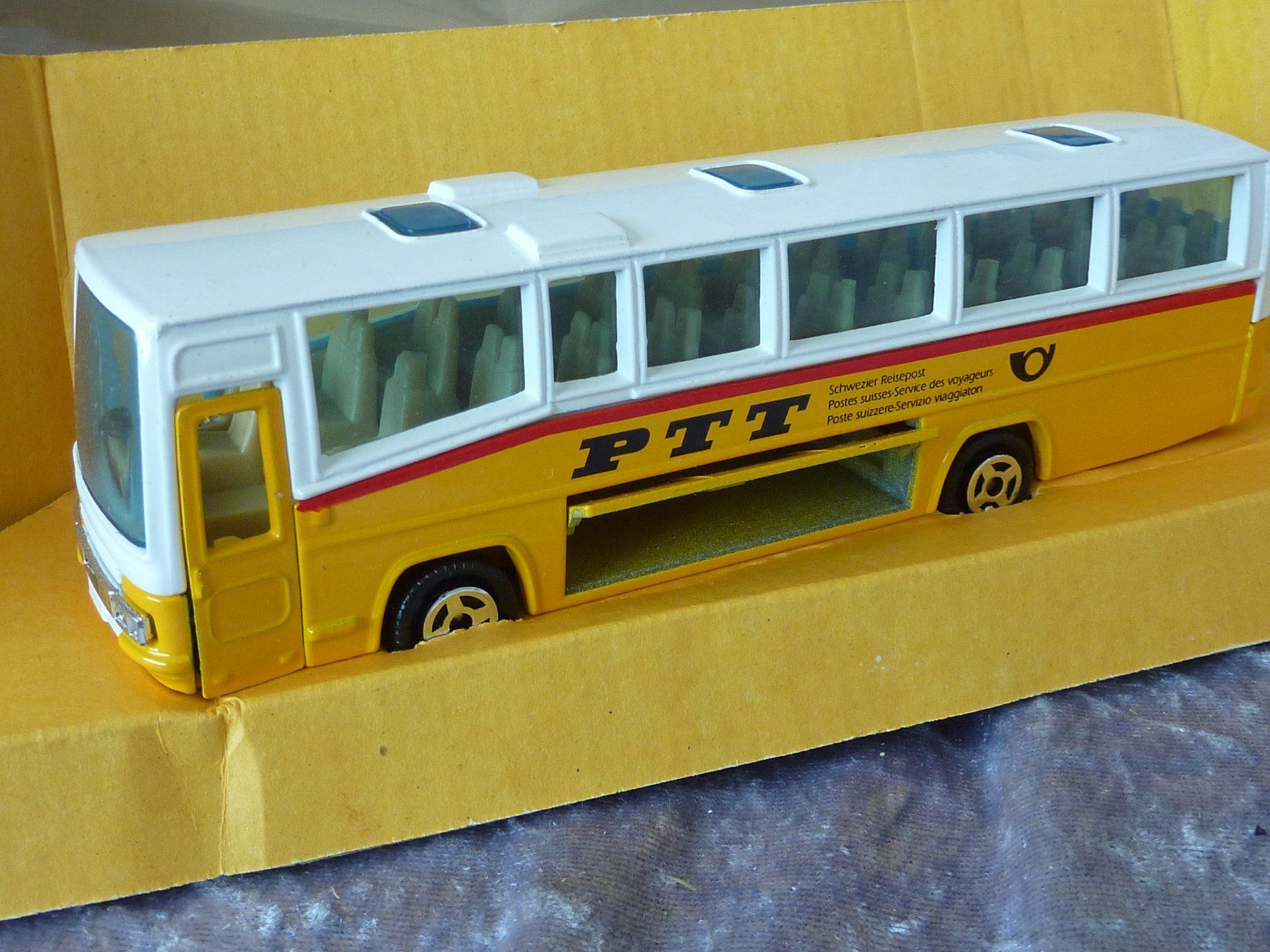Corgi Toys Modellini d'auto: Volvo PTT Reisebus – Nuovo (secondo la descrizione) da Dürrenäsch venduto da modellautos4you 3